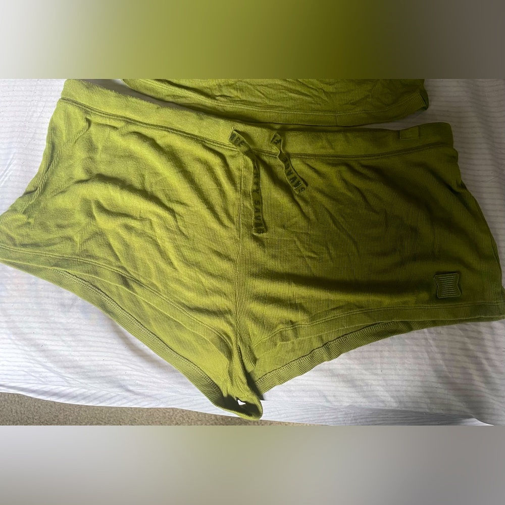 Rhianna Savage X Fenty Bottom
